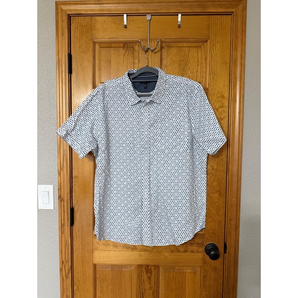Silver Jeans Co. Other - Silver Jeans Co Mens XXL White Blue Dot Short Sleeve Button Up Shirt SMS23 2444